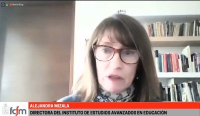 La Prof. Alejandra Mizala se enfocó en las medidas que se deben tomar para la educación escolar.