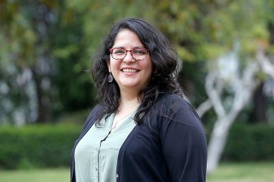 Laura Pérez es académica del Departamento de Astronomía de la U. de Chile, Ph.D. en Astrofísica del California Institute of Technology (Caltech) e investigadora del Centro de Astrofísica CATA.