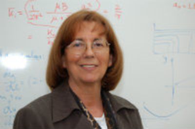 La académica del DAS, María Teresa Ruiz, es parte del grupo que descubrió estos tres planetas.