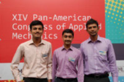 Raj Thilak, Sandeep Rajendra Kumar y Chetan Gouder, estudiantes del Indian Institute of Technology de Madras, India, vinieron al Congreso para presentar sus trabajos en la materia. 