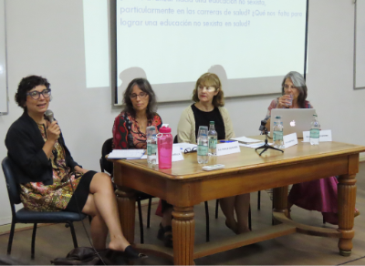 Las panelistas Soledad Falabella, Pamela Eguiguren, Amaya Valdés y Viviana Sobrero. 