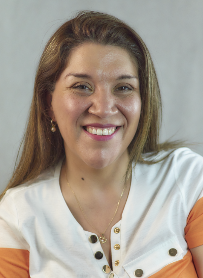 Gabriela Martínez, directora del Extensión y Educación del Instituto de Neurociencia Biomédica, BNI. 