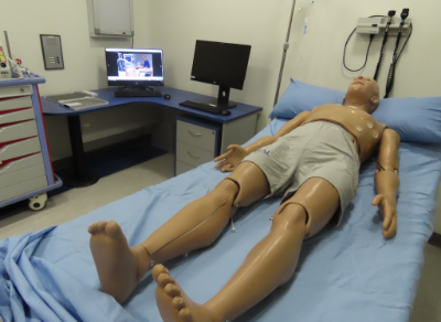Este es HAL, el nuevo fantoma o simulador de paciente multipropósito avanzado para todas las necesidades de capacitación clínica de los estudiantes de la Facultad de Medicina