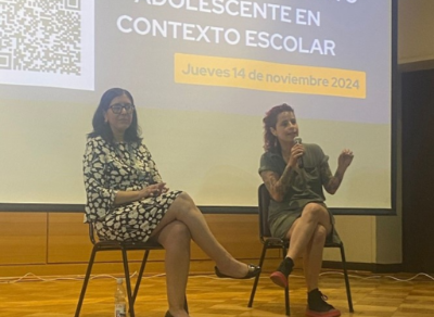 Durante la primera jornada, parte de las actividades fueron charlas magistrales de las académicas del Centro de Medicina Reproductiva y Desarrollo Integral del Adolescente, Cemera, profesora Daniela González Arístegui y doctora Vania Martínez Nahuel. 