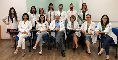 El doctor Wolff junto al equipo médico de la Fundación Arriarán