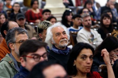 Nicanor Parra estudió en el Instituto Pedagógico de la Universidad de Chile y se tituló como profesor de matemáticas.