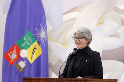 Para Pilar Barba, Vicerrectora de Extensión y Comunicaciones, fue “un honor estar en esta significativa ocasión en la que conmemoramos 110 años del nacimiento del poeta".