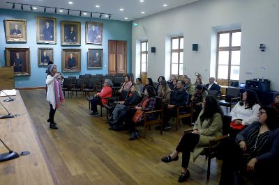 Durante la actividad, la Jefa de la Unidad de Aprendizaje del Departamento de Pregrado, Viviana Sobrero ofreció la charla “Movilidad y equidad: Dos componentes claves para la formación integral estudiantil”