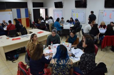 Tras realizarse un primer encuentro por campus en Andrés Bello, la pasada semana se llevó a cabo los Diálogos Intergeneracionales U. de Chile en Campus Sur.