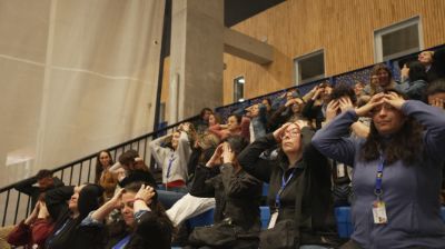 Se reflexionó sobre cómo el bienestar físico y mental impacta en la integridad y el rendimiento en la universidad. 