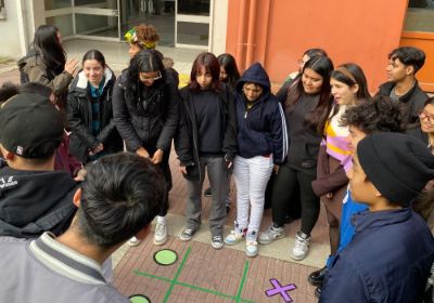 Estudiantes PACE de enseñanza media participan de taller de IA