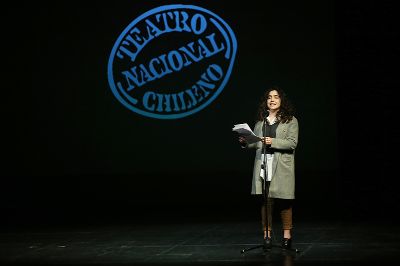 El lanzamiento del libro se realizó como parte del aniversario 81 del Teatro Nacinal Chileno.