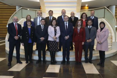 En la reunión mensual de los rectores y rectoras de las 18 Universidades estatales participaron los ministros de Cultura, Jaime de Aguirre, y de Ciencias, Aisén Etcheverry.