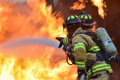 El académico Miguel Castillo explica que el aumento de las temperaturas no está asociado "a una mayor probabilidad no tanto de ocurrencia de incendios forestales, sino de la propagación más violenta del fuego”.