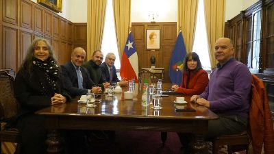 La Prorrectora de la Universidad de Chile, Alejandra Mizala, encabezó el encuentro. 