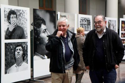Antonio Larrea y Luis Poirot, ambos egresados de la U. de Chile, son los fotógrafos a cargo de las imágenes de la muestra.