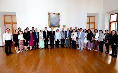 La delegación de la Universidad de Sichuan, encabezada por el Rector Wang Jinsong, llegó a la U. de Chile con el objetivo de fomentar una relación más estrecha entre ambas instituciones.