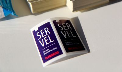 sticker de servel para voto