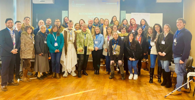 El equipo docente del programa “Conversando y aprendiendo: autonomía de las personas con discapacidad en residencias”, junto a participantes de las primeras jornadas realizadas en la Región Metropolitana. 