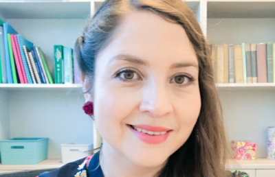 Académica y curadora del herbario SQF de la Facultad de Ciencias Química y Farmacéuticas, Gabriela Valenzuela.