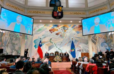 La Ceremonia de Inauguración del Año Académico 2023 de la Universidad de Chile fue presidida por la Rectora Rosa Devés y el ministro de Educación, Marco Antonio Ávila.