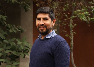  Fernando Gaspar, Director de Creación Artística de la Vicerrectoría de Investigación y Desarrollo de la Universidad de Chile.