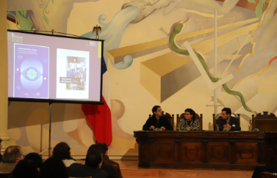 Este Primer Encuentro Anual de Innovación UCH, culminó con el lanzamiento de los libros “Innovación social y pública: experiencias y aproximaciones a la complejidad contemporánea” y “Soluciones de Impacto: Casos de Éxito en innovación de la Universidad de Chile”.