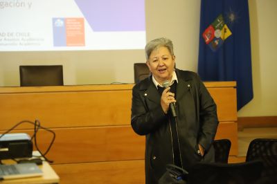 La directora del Departamento de Postgrado y Postítulo de la Vicerrectoría de Asuntos Académicos de la Universidad de Chile, Laura Gallardo.