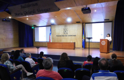 En el marco de la conmemoración del Día Internacional de la Mujer, se llevó a cabo la charla en el Auditorio María Ghilardi. Fue coordinada por el Programa Ciencia 2030 y la Facultad de Ciencias UCH.