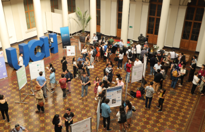 Durante los tres días del 1er Encuentro de Investigación, el Patio Domeyko fue sede de la Muestra Expositiva Proyectos U. Chile.