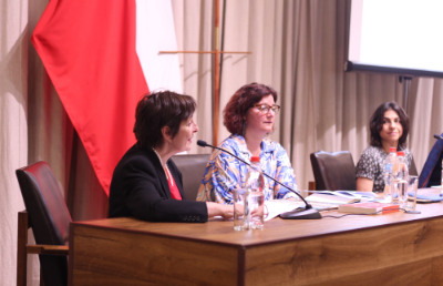 Directora de Relaciones Internacionales del plantel, Alicia Salomone, junto a académica de la Facultad de Ciencias Sociales y directora de la Iniciativa Franco-Chilena de Altos Estudios, Marisol Facuse.