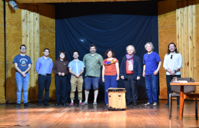 El académico francés realizó un encuentro con estudiantes e investigadores del Departamento de Música de la Facultad de Artes, intercambiando experiencias y perspectivas sobre la realización de festivales musicales que integran la discusión sobre el mundo social y evaluando futuras colaboraciones entre los espacios.