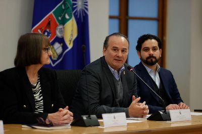 “Conocemos y relevamos el rol que ha tenido la física y la astronomía en una vinculación previa con CAS. Considerando estas exitosas experiencias, queremos proyectar el trabajo hacia otras disciplinas”, indicó el vicerrector González-Billault.