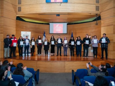 La ceremonia se llevó a cabo en el aula magna de la facultad de Derecho