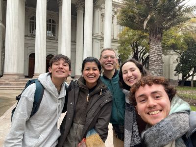 Estudiantes de las organizaciones U. de Chile: Chilwe, Reintegrando Humedales y Secma FECh.