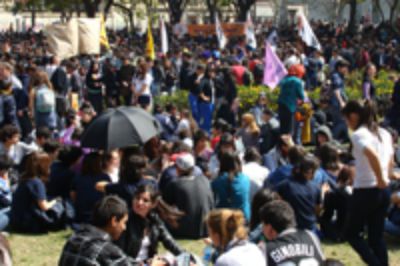 La masiva actividad culminó en el parque Almagro, con un acto cultural. 