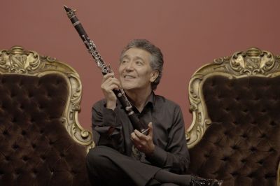 Alejandro Ortiz, solista en Concierto para clarinete y orquesta de Jean Françaix.