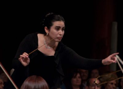 La maestra Yeny Delgado dirigirá el concierto que la Orquesta Sinfónica ofrecerá este viernes 24 y sábado 25 de noviembre.