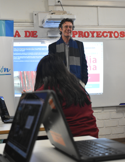 El vicerrector de Asuntos Académicos, Claudio Pastenes, destacó que “la Universidad de Chile, en su misión de conectar con la sociedad y hacer tangible su impacto, tiende un puente vital entre el mundo académico y la comunidad".