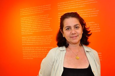 Nury González, directora del museo, quien señala que tras poner al MAPA en el espacio cultural, poseen nuevos desafíos como la investigación y una nueva mirada sobre el concepto de arte popular.