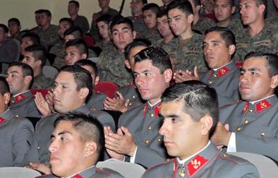 El convenio marco permitirá que 12 soldados conscriptos puedan ingresar al Programa Académico de Bachillerato. 