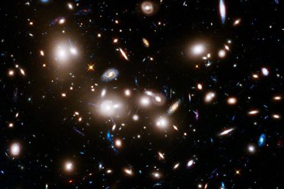 Buchert postula un modelo alternativo al modelo estándar de la cosmología para comprender el Universo, sin necesidad de componentes extraños como la energía oscura.