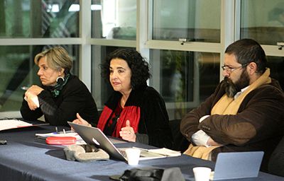 La Vicerrectora de Extensión y Comunicaciones, Faride Zeran, fue la encargada de abrir esta actividad organizada por la "Cátedra de Derechos Humanos".