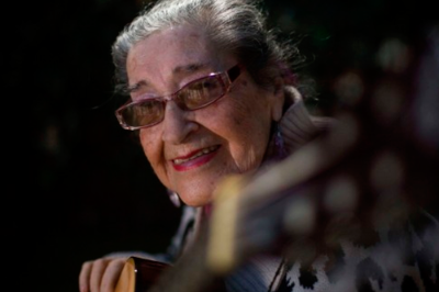 Margot Loyola fue una profesora incansable, histórica académica de la U. de Chile.