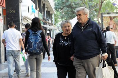 La creciente cantidad de adultos mayores en Chile abrió un flanco de estudio para los investigadores de Medicina y Ciencias.