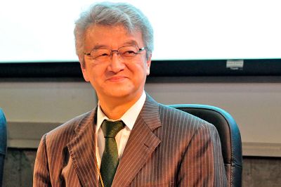 El economista Takatoshi Ito en su visita a la FEN de la U. de Chile