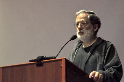 El Doctor Juan Bacigalupo Vicuña, académico del Departamento de Biología de la Facultad de Ciencias.