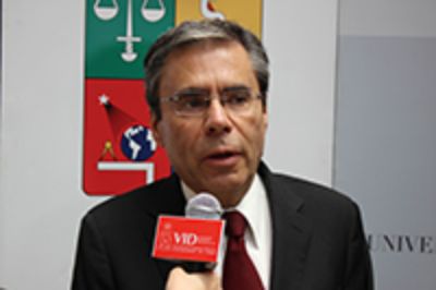 El Académico de la Facultad de Ciencias Físicas y Matemáticas, Carlos Conca. 