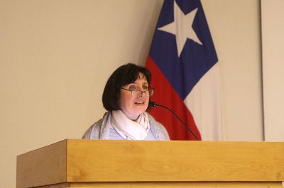 La directora de Postgrado y Postítulo, Alicia Salomone, señaló que el objetivo de la Escuela es enseñar a los estudiantes lo que la Universidad de Chile tiene para ofrecer en programas de doctorado.