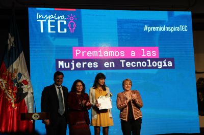 Francisca Varela, Premio InspiraTEC 2017 en la categoría Impacto Social.